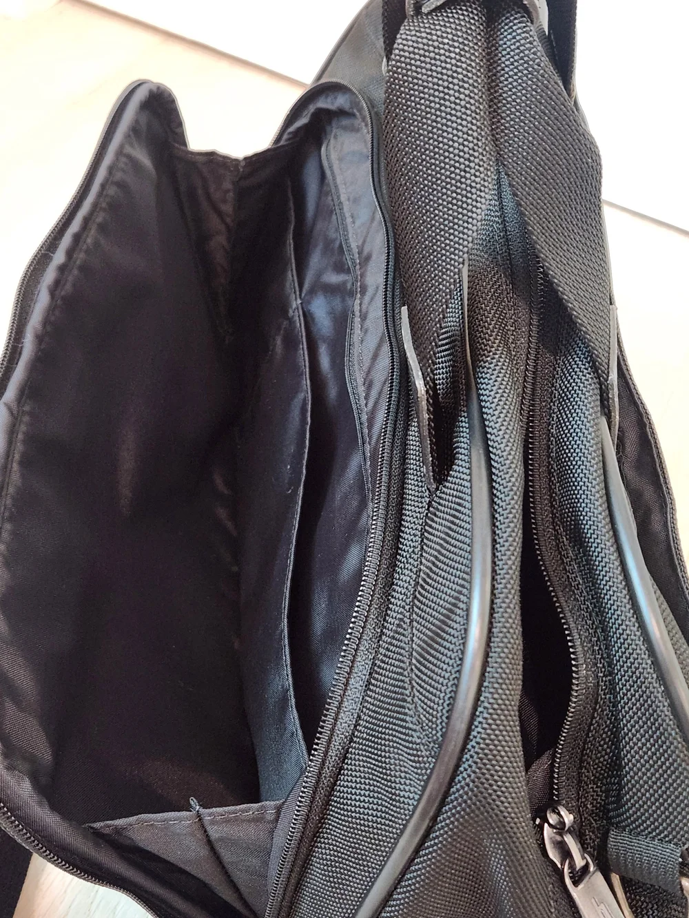 Hartmann Luxury Black Men's Travel Briefcase Bag Crossbody NWOT